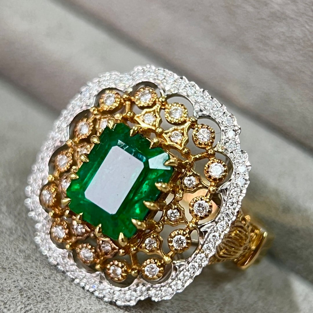14k Gold 2.20 Ctw Vivid Green Natural Emerald & Diamond Ring: Ref:231108304 // gold content:14k gold // ring size:7. 25us // // main gemstone:emerald // shape:octagonal // carat weight:1. 95ct // color:vivid green // treatment:natural // // adjacent gemstone 2