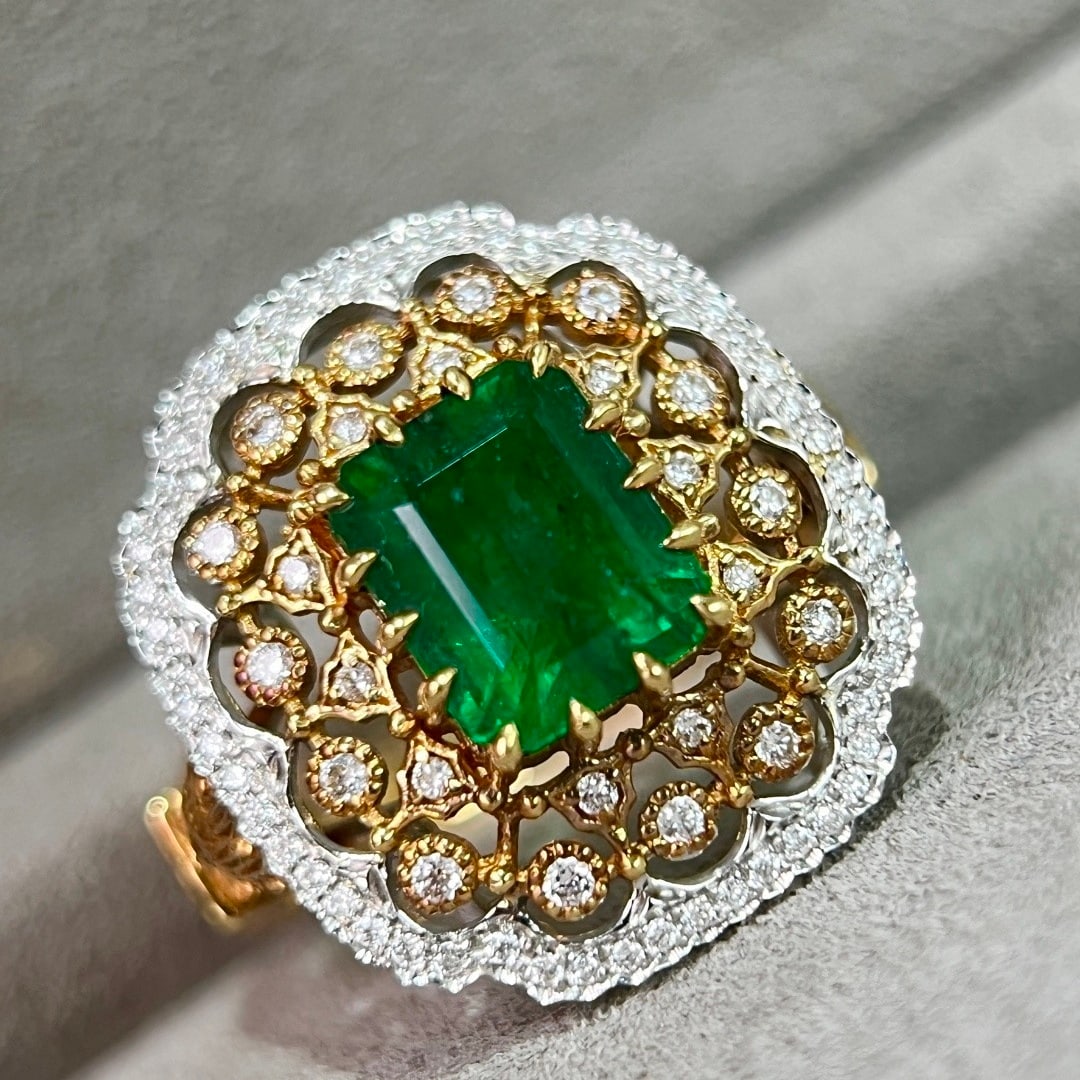 14k Gold 2.20 Ctw Vivid Green Natural Emerald & Diamond Ring - 6