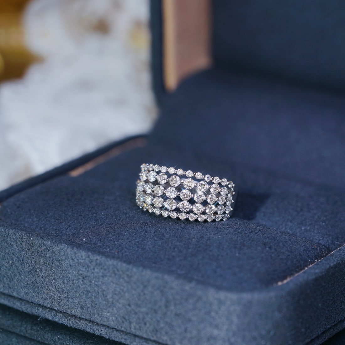 14k Gold 1.30 Ct Natural H Diamond Ring: Ref:231108329 // gold content:14k gold // ring size:7. 25us // // main gemstone:diamond // shape:round // carat weight:1. 30ct // clarity grade:vs-si // color:h // treatment:natural // cut grade:g // 