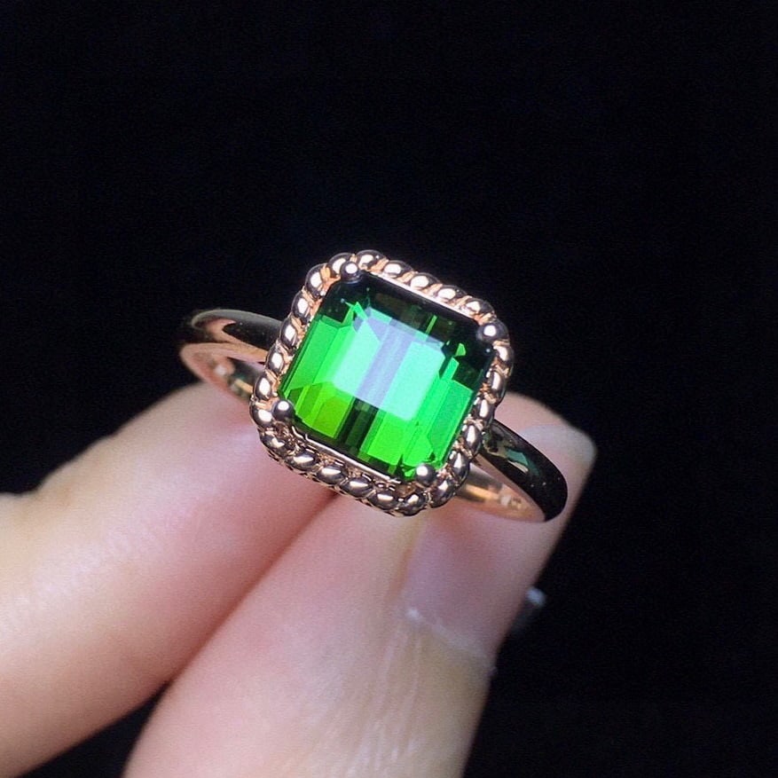 14k Gold 2.45 Ct Natural Tourmaline Ring: Ref:231108339 // gold content:14k gold // ring size:7. 25us // // main gemstone:tourmaline // shape:octagonal // carat weight:2. 45ct // color:green // treatment:natural // Condition: New Low