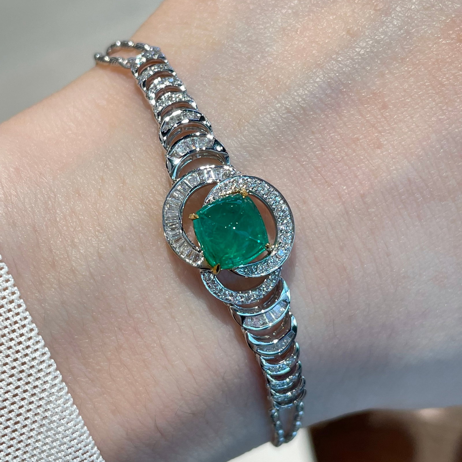 14k Gold 1.6 Ct Natural Emerald & Diamond Bracelet - 5