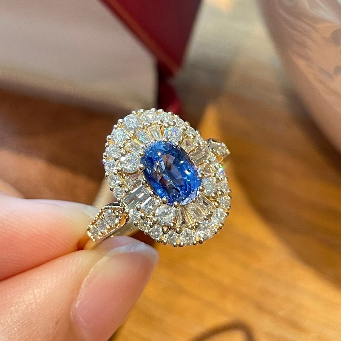 14k Gold 1.02 Ct Natural Sapphire & Diamond Ring: Ref:231108401 // gold content:14k gold // ring size:7. 25us // // main gemstone:sapphire // shape:oval // carat weight:1. 02ct // color:cornflower blue // treatment:natural // // adjacent gemstone 2