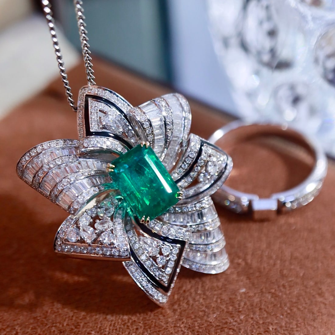 14k Gold 4.59 Ctw Vivid Green Natural Emerald & Diamond Ring/pendant( Without Chain ) - 3