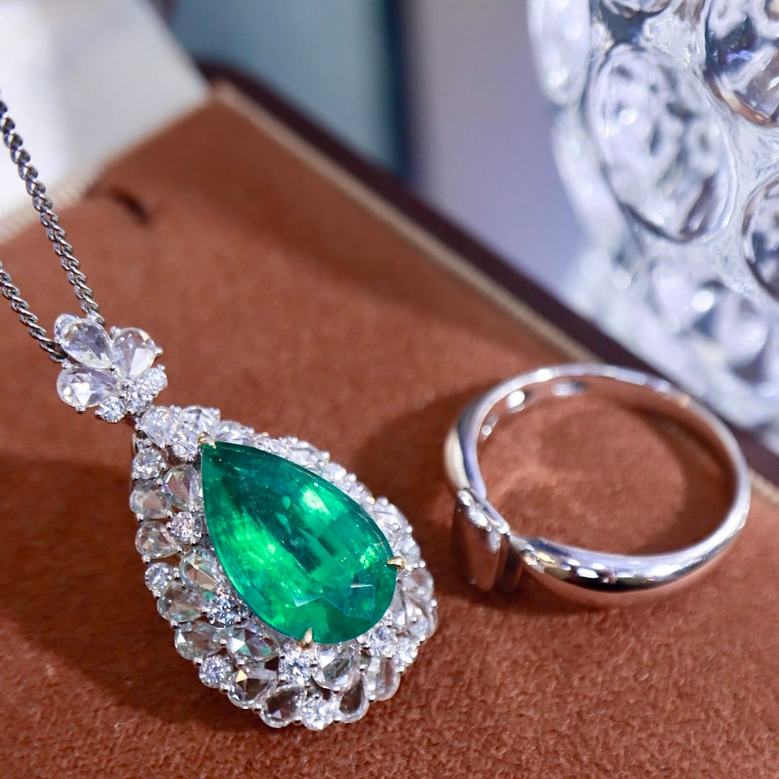 14k Gold 6.26 Ctw Vivid Green Natural Emerald & Diamond Ring/pendant( Without Chain ) - 3