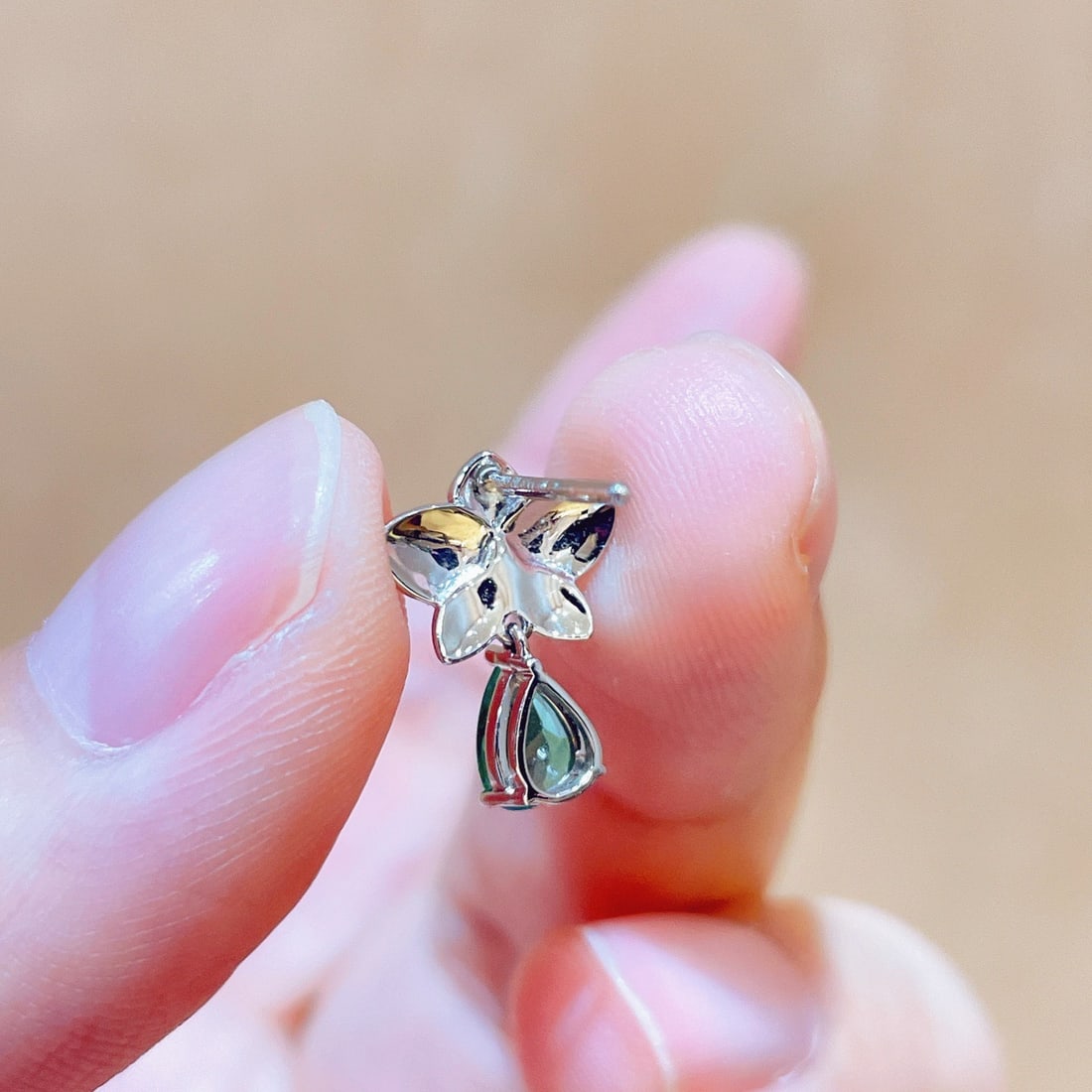 14k Gold 1.11 Ctw Natural Emerald & Diamond Earrings - 5