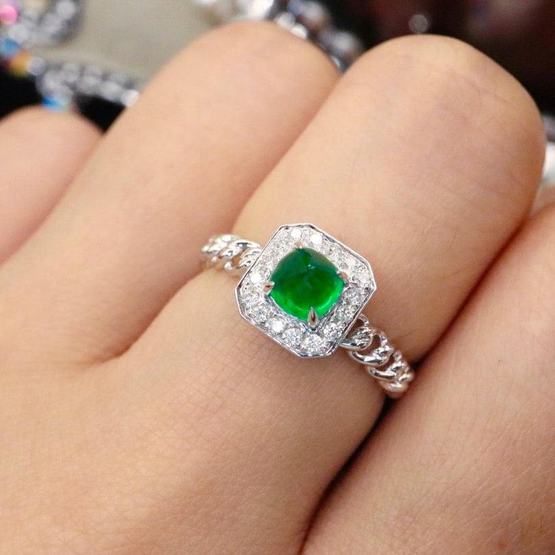 14k Gold 0.82 Ctw Vivid Green Natural Emerald & Diamond Ring - 6