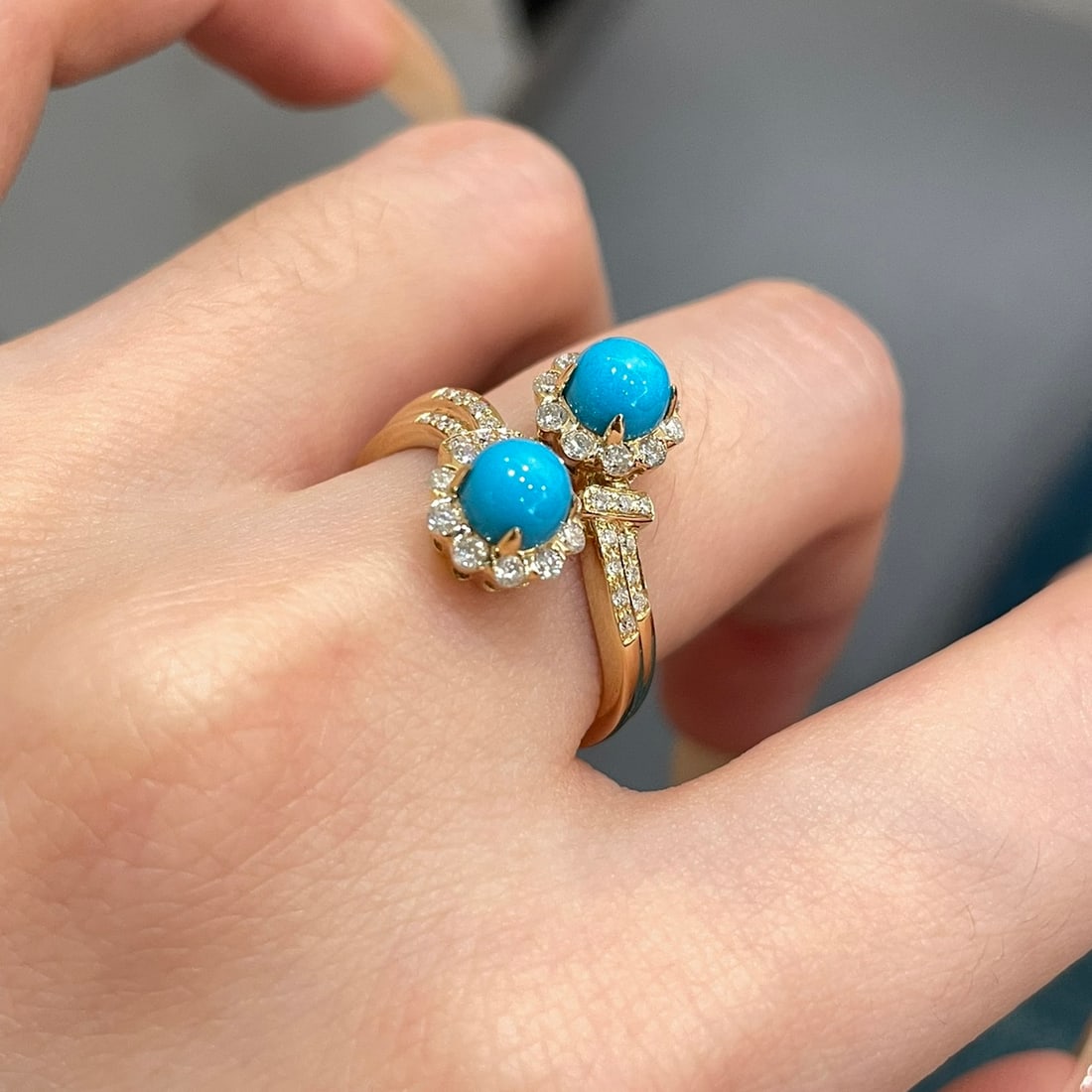14k Gold 1.2 Ct Natural Blue Turquoise & Diamond Ring - 2