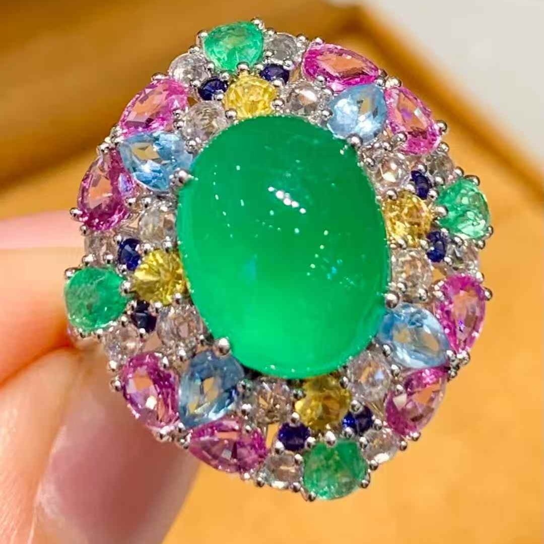 14k Gold 4.02 Ct Natural Emerald & Diamond Ring: Ref:231111002 // gold content:14k gold // ring size:7. 25us // // main gemstone:emerald // shape:oval // carat weight:4. 02ct // color:green // treatment:natural // // adjacent gemstone 2 : diamond