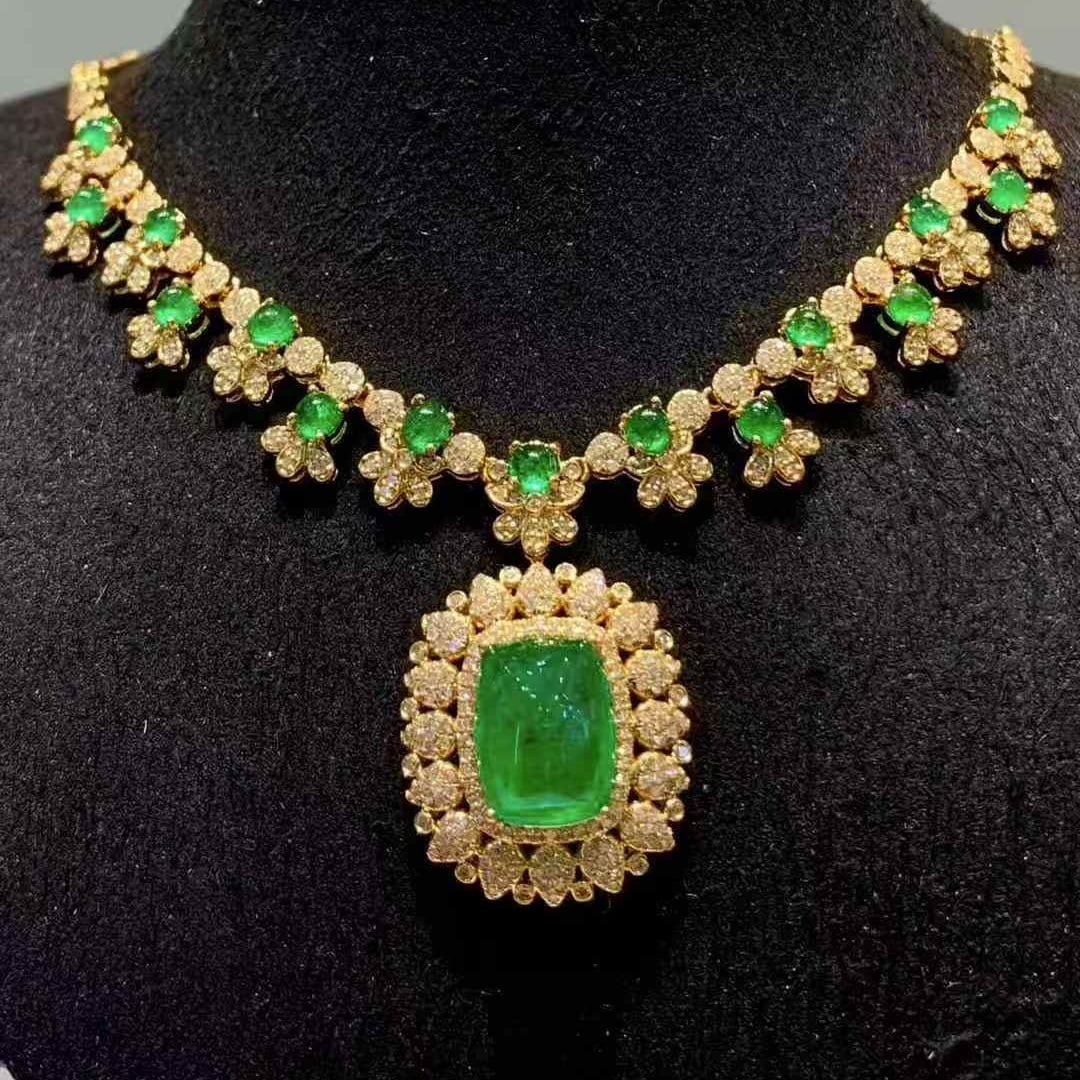14k Gold 7.2 Ct Natural Emerald & Diamond Necklace: Ref:231111003 // gold content:14k gold // main gemstone:emerald // shape:multiple // carat weight:7. 2ct // color:green // treatment:natural // // adjacent gemstone 2 : diamond // shape:round //