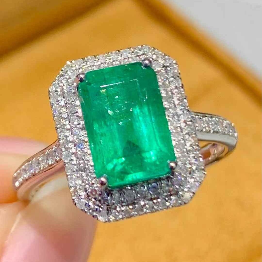 14k Gold 2.3 Ct Natural Emerald & Diamond Ring: Ref:231111032 // gold content:14k gold // ring size:7. 25us // // main gemstone:emerald // shape:octagonal // carat weight:2. 3ct // color:green // treatment:natural // // adjacent gemstone 2 :