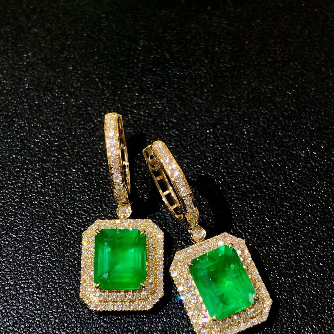 14k Gold 3.50 Ctw Vivid Green Natural Emerald & Diamond Earrings - 5