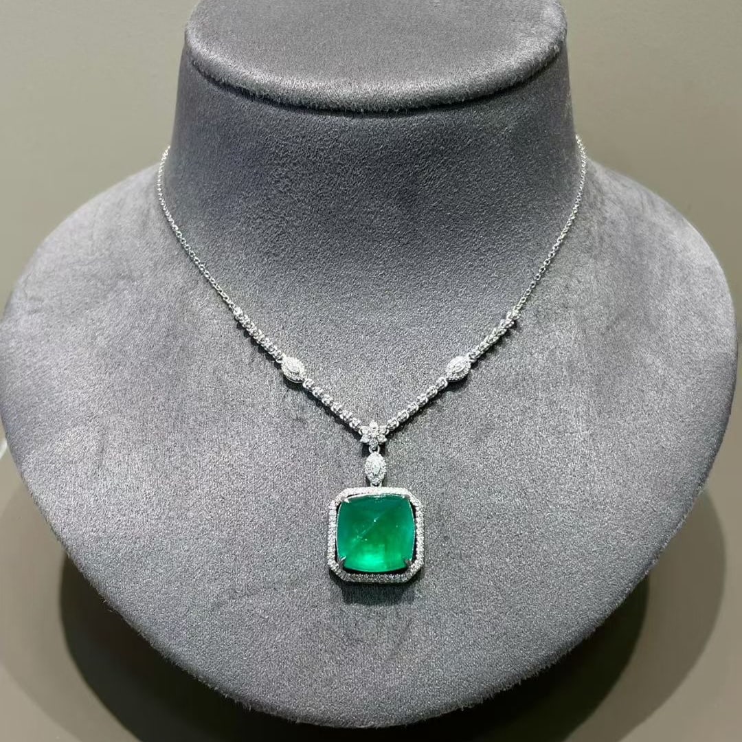 14k Gold 8.95 Ctw Natural Emerald & Diamond Necklace - 5