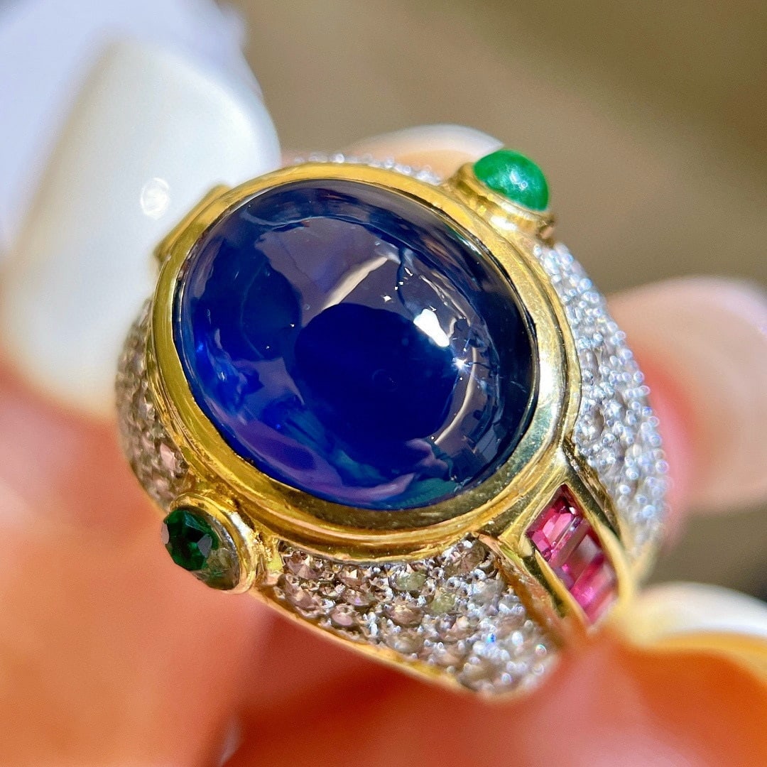 14k Gold 10 Ct Natural Sapphire & Diamond Ring: Ref:231111154 // gold content:14k gold // ring size:7. 25us // // main gemstone:sapphire // shape:oval // carat weight:10ct // color:blue // treatment:natural // // adjacent gemstone 2 : diamond //
