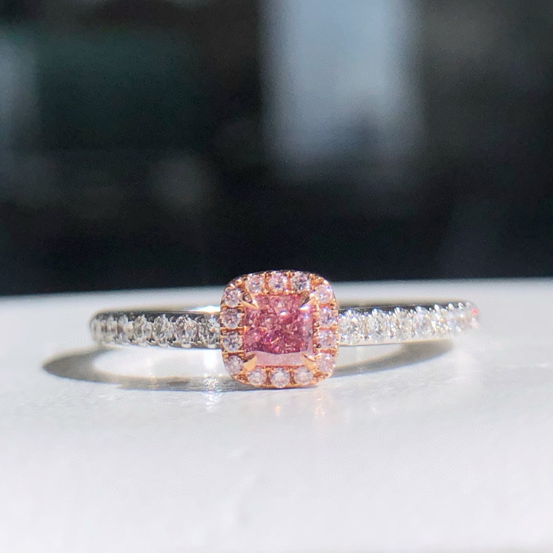 14k Gold 0.32 Ctw Natural Pink Diamond & Diamond Ring: Ref:231111161 // gold content:14k gold // ring size:7. 25us // // main gemstone:pink diamond // shape:cushion // carat weight:0. 15ct // color:pink // treatment:natural // // adjacent gemstone 2 :