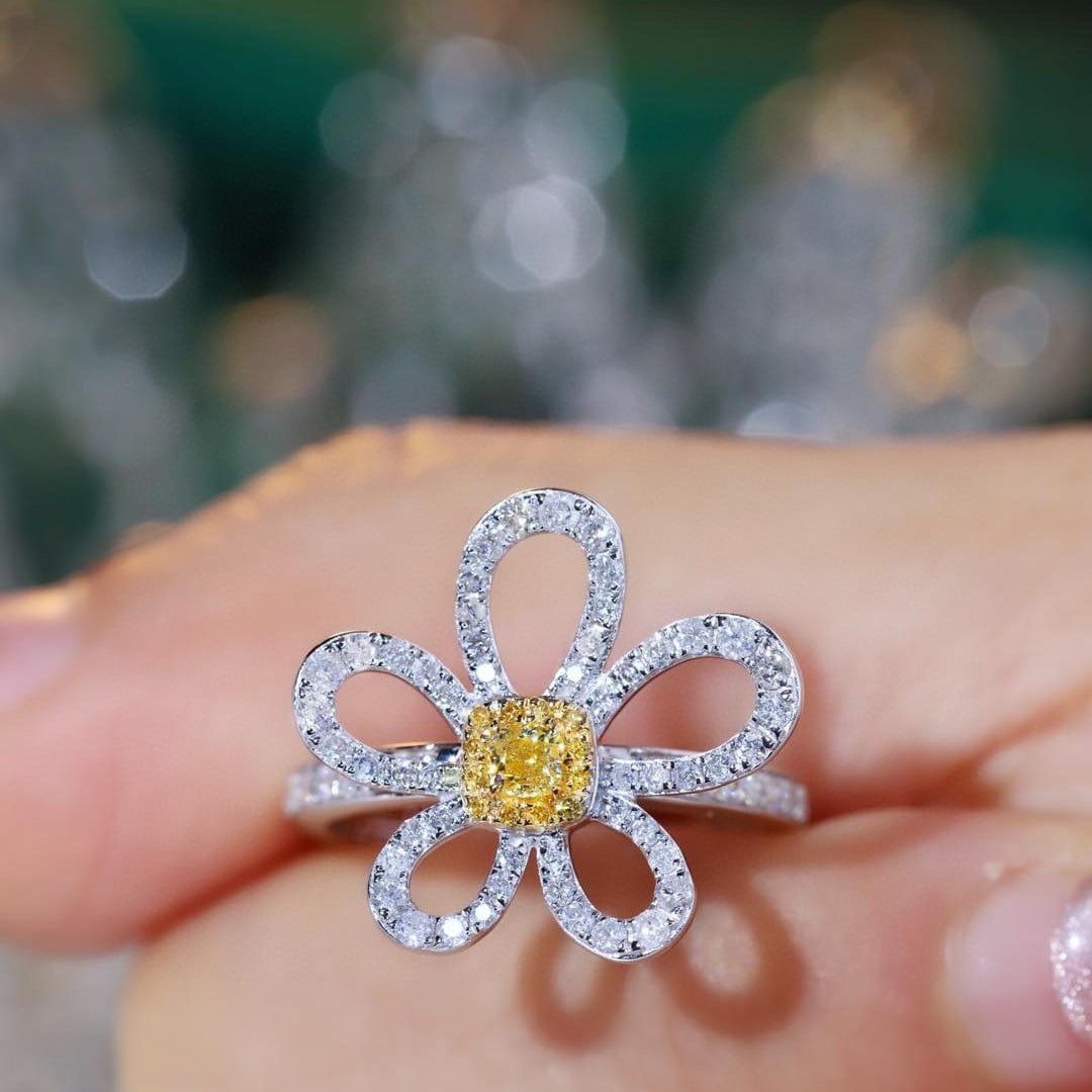 14k Gold 0.85 Ctw Natural Yellow Diamond & Diamond Ring - 3
