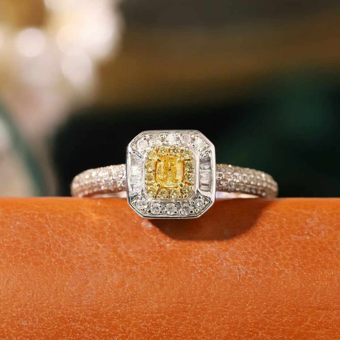 14k Gold 0.30 Ct Natural Color Diamond Ring - 7