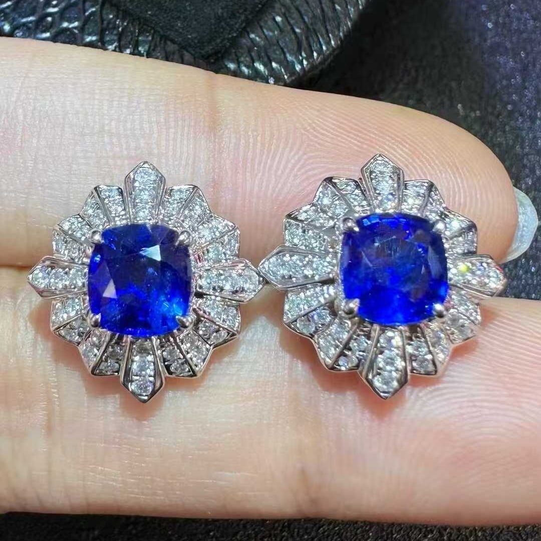 14k Gold 2.90 Ctw Natural Sapphire & Diamond Earrings: Ref:231111192 // gold content:14k gold // main gemstone:sapphire // shape:cushion // carat weight:2. 45ct // color:blue // treatment:natural // // adjacent gemstone 2 : diamond // shape:round //
