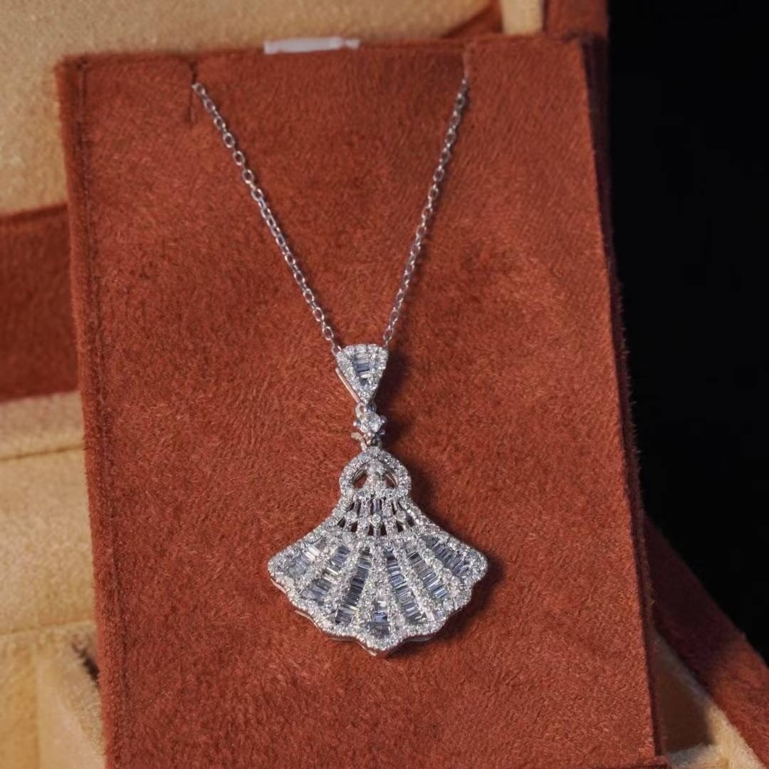 14k Gold 0.98 Ct Natural H Diamond Pendant( Without Chain ): Ref:231111206 // gold content:14k gold // main gemstone:diamond // shape:multiple // carat weight:0. 98ct // clarity grade:vs-si // color:h // treatment:natural // High Estimate: 4300 Condition: New