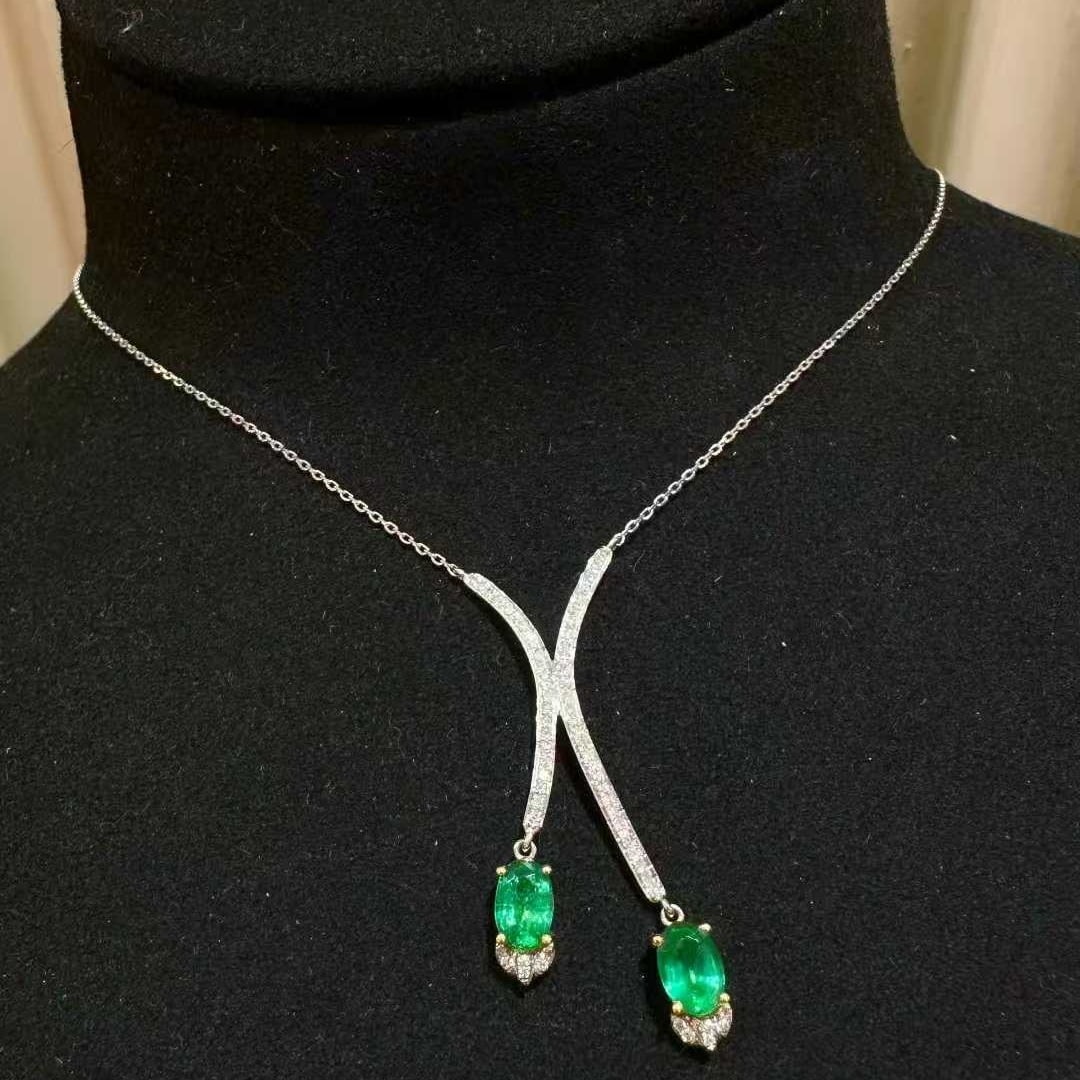 14k Gold 1 Ct Vivid Green Natural Emerald & Diamond Necklace - 2