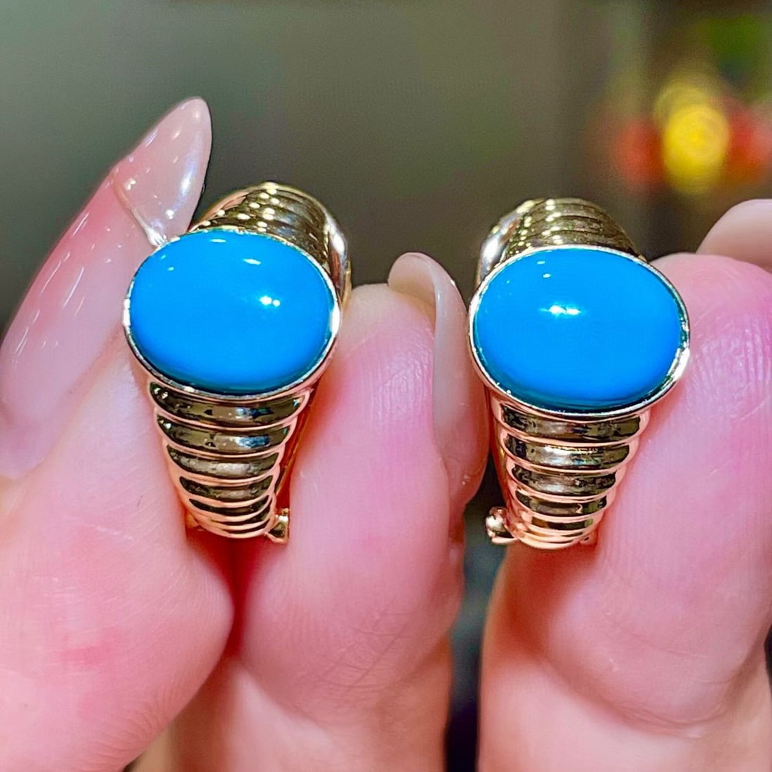 14k Gold 3.59 Ct Natural Blue Turquoise Earrings: Ref:231111222 // gold content:14k gold // main gemstone:blue turquoise // shape:oval // carat weight:3. 59ct // color:blue // treatment:natural // High Estimate: 6600 Low Estimate: 4400 Condition: New