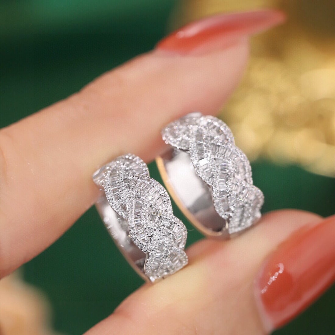 14k Gold 0.56 Ct Natural H Diamond Earrings: Ref:231111251 // gold content:14k gold // main gemstone:diamond // shape:multiple // carat weight:0. 56ct // clarity grade:vs-si // color:h // treatment:natural // Low Estimate: 4600 Condition: New