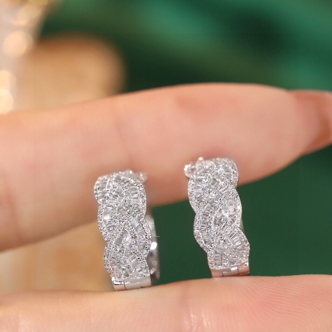14k Gold 0.56 Ct Natural H Diamond Earrings - 8