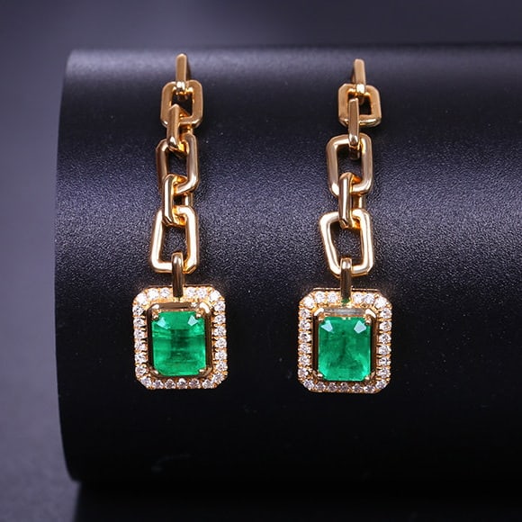 14k Gold 1.27 Ctw Vivid Green Natural Emerald & Diamond Earrings: Ref:231112008 // gold content:14k gold // main gemstone:emerald // shape:octagonal // carat weight:1. 07ct // color:vivid green // treatment:natural // // adjacent gemstone 2 : diamond // shape:round