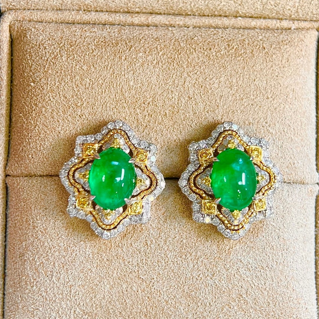 14k Gold 3.84 Ctw Vivid Green Natural Emerald & Diamond Earrings: Ref:231112047 // gold content:14k gold // main gemstone:emerald // shape:oval // carat weight:3ct // color:vivid green // treatment:natural // // adjacent gemstone 2 : diamond // shape:round // carat