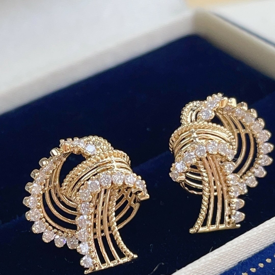 14k Gold 0.50 Ct Natural H Diamond Earrings: Ref:231112076 // gold content:14k gold // main gemstone:diamond // shape:round // carat weight:0. 50ct // clarity grade:vs-si // color:h // treatment:natural // cut grade:g // Condition: New Low
