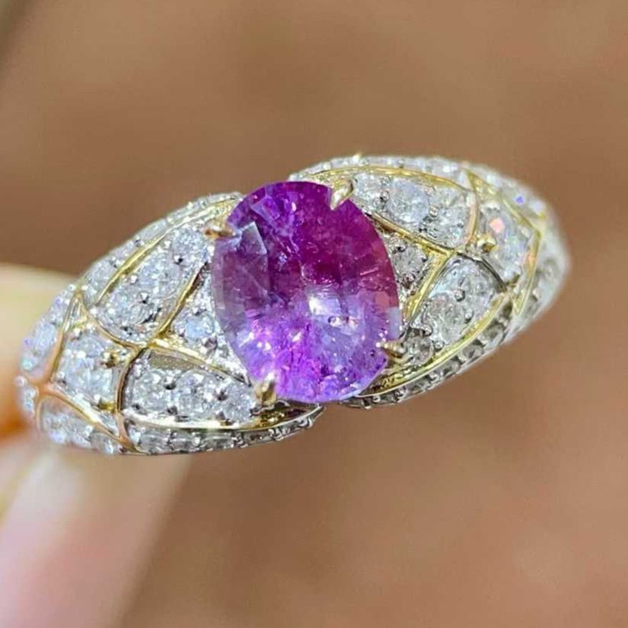 14k Gold 1.52 Ctw Natural Sapphire & Diamond Ring: Ref:231112085 // gold content:14k gold // ring size:7. 25us // // main gemstone:sapphire // shape:oval // carat weight:1. 10ct // color:pinkish purple // treatment:natural // // adjacent gemstone 2 : 