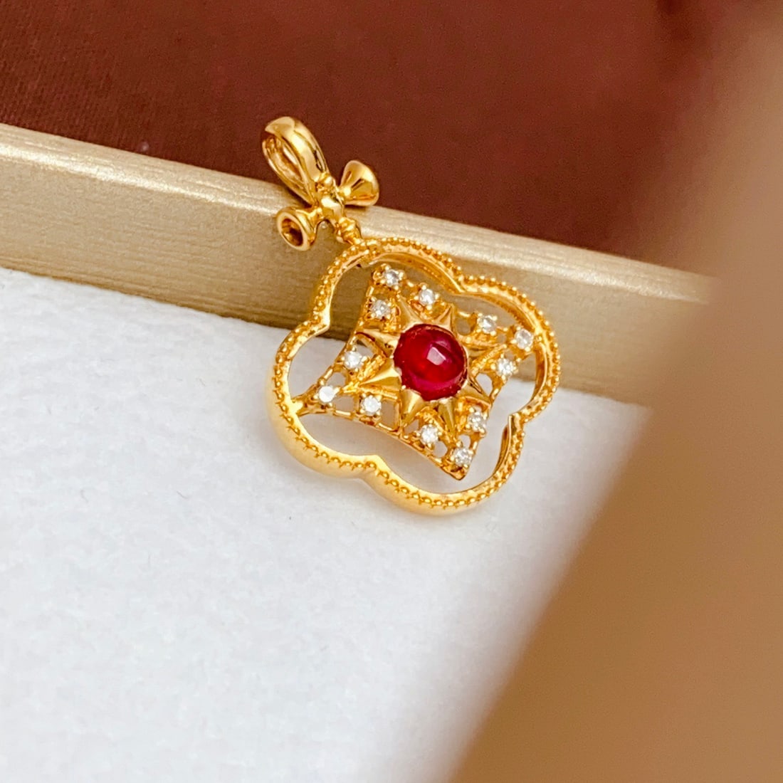 14k Gold 0.40 Ct Natural Ruby & Diamond Pendant( Without Chain ): Ref:231112109 // gold content:14k gold // main gemstone:ruby // shape:round // carat weight:0. 40ct // color:red // treatment:natural // cut grade:g // // adjacent gemstone 2 : diamond // number of