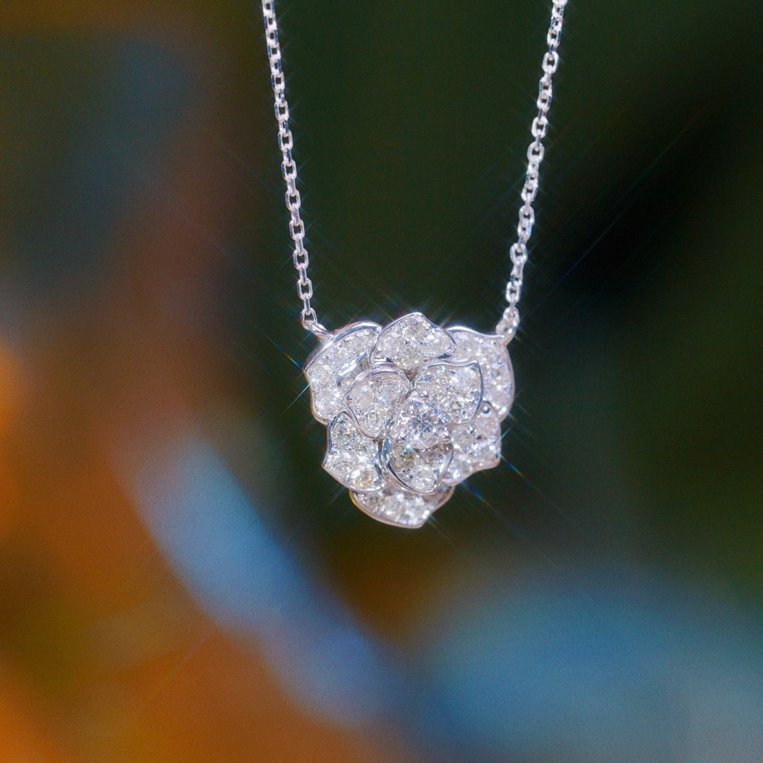 14k Gold 0.55 Ct Natural H Diamond & Flowers Necklace: Ref:231112110 // gold content:14k gold // main gemstone:diamond // shape:round // carat weight:0. 55ct // clarity grade:vs-si // color:h // treatment:natural // cut grade:g // Condition: New Low