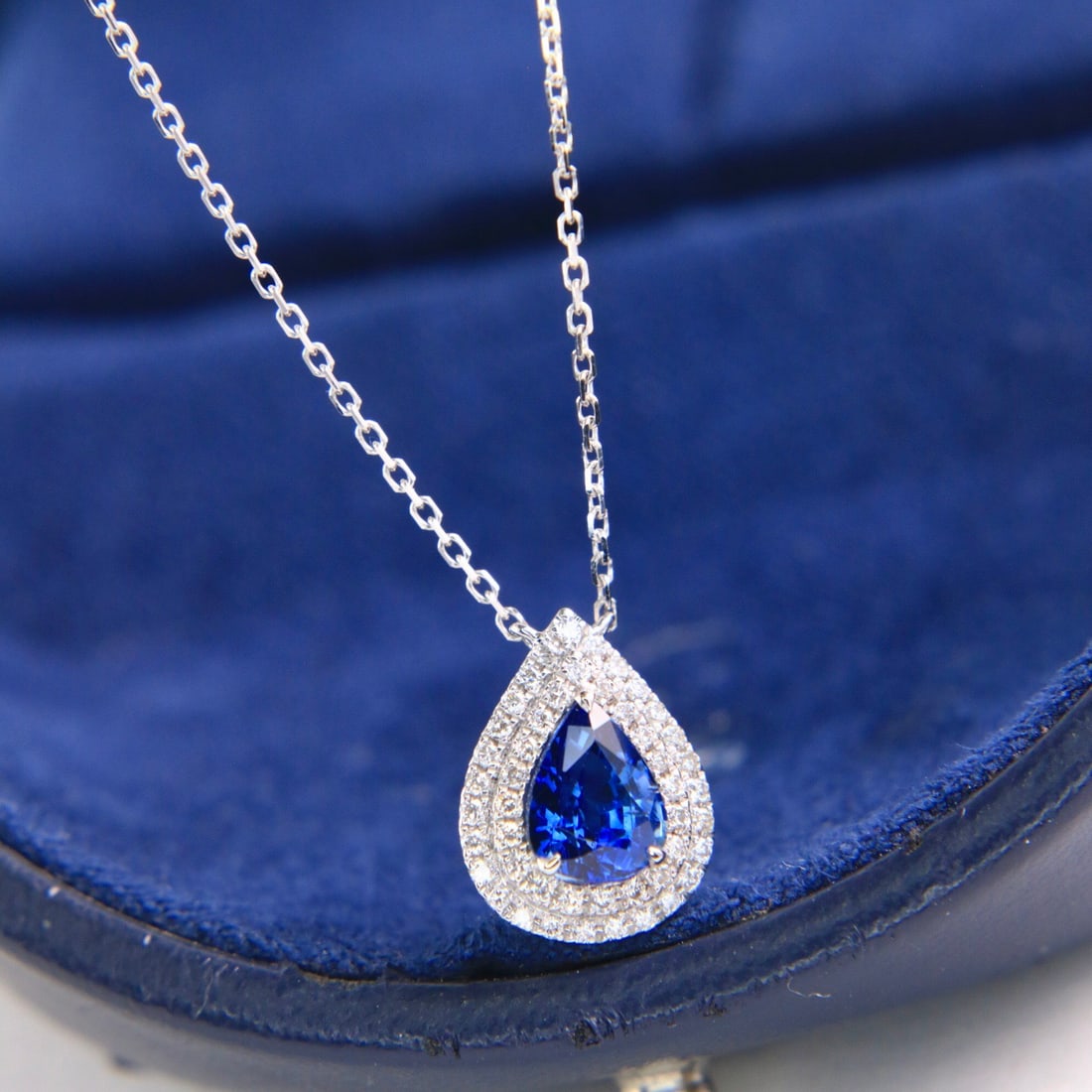 14k Gold 1.12 Ctw Vivid Blue Natural Sapphire & Diamond Necklace - 2