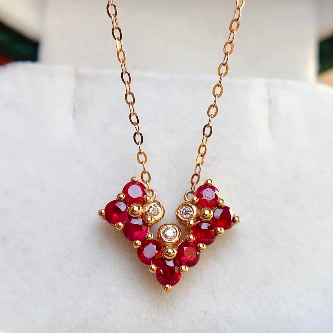 14k Gold 1.15 Ct Natural Ruby & Diamond Necklace: Ref:231112135 // gold content:14k gold // main gemstone:ruby // shape:round // carat weight:1. 15ct // color:red // treatment:natural // cut grade:g // // adjacent gemstone 2 : diamond // number of