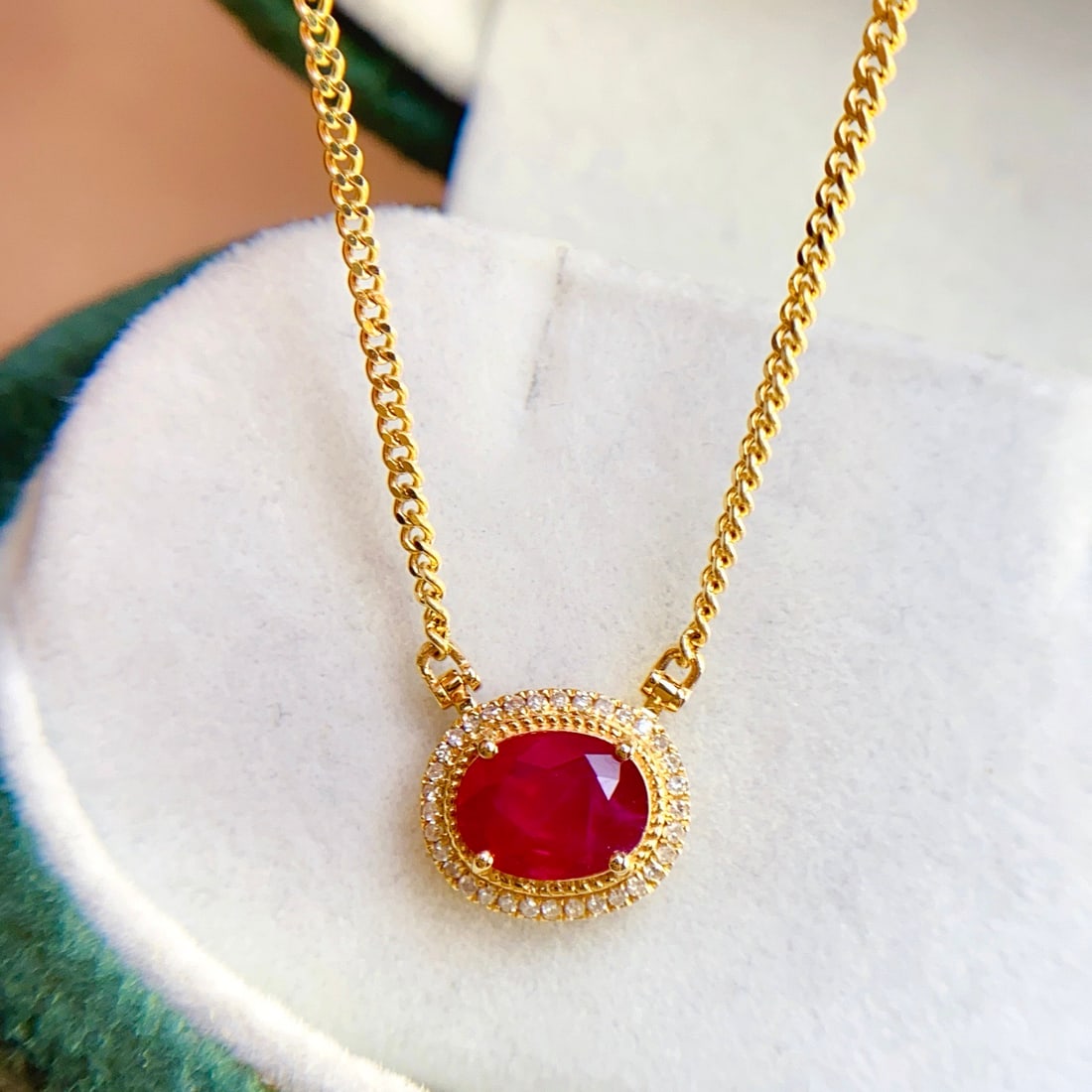 14k Gold 1.06 Ct Natural Ruby & Diamond Necklace: Ref:231112143 // gold content:14k gold // main gemstone:ruby // shape:oval // carat weight:1. 06ct // color:red // treatment:natural // // adjacent gemstone 2 : diamond // number of stones:33 //