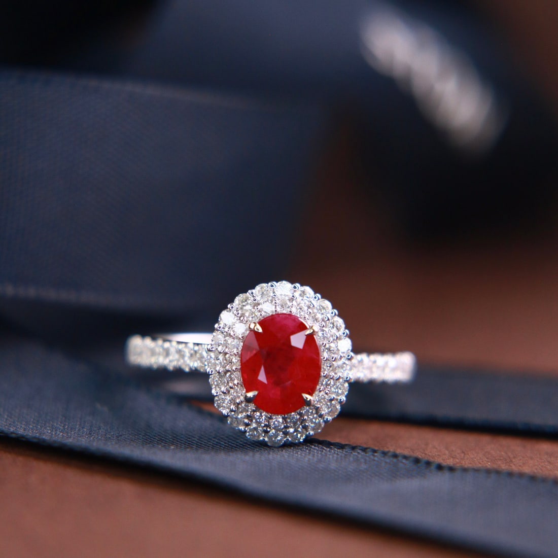 14k Gold 1.48 Ctw Natural Ruby & Diamond Ring: Ref:231112145 // gold content:14k gold // ring size:7. 25us // // main gemstone:ruby // shape:oval // carat weight:1. 01ct // color:pigeonblood red // treatment:natural // // adjacent gemstone 2 :