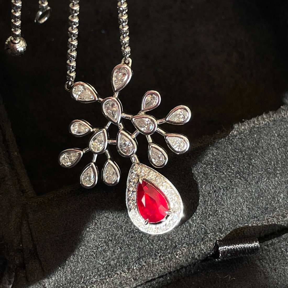 14k Gold 2.42 Ctw Natural Ruby & Diamond Necklace: Ref:231112159 // gold content:14k gold // main gemstone:ruby // shape:pear // carat weight:1. 1ct // color:pigeonblood red // treatment:natural // // adjacent gemstone 2 : diamond // shape:multiple