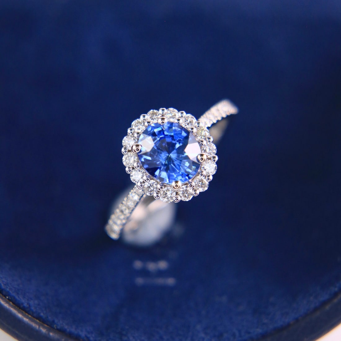 14k Gold 1.85 Ctw Natural Sapphire & Diamond Ring - 4