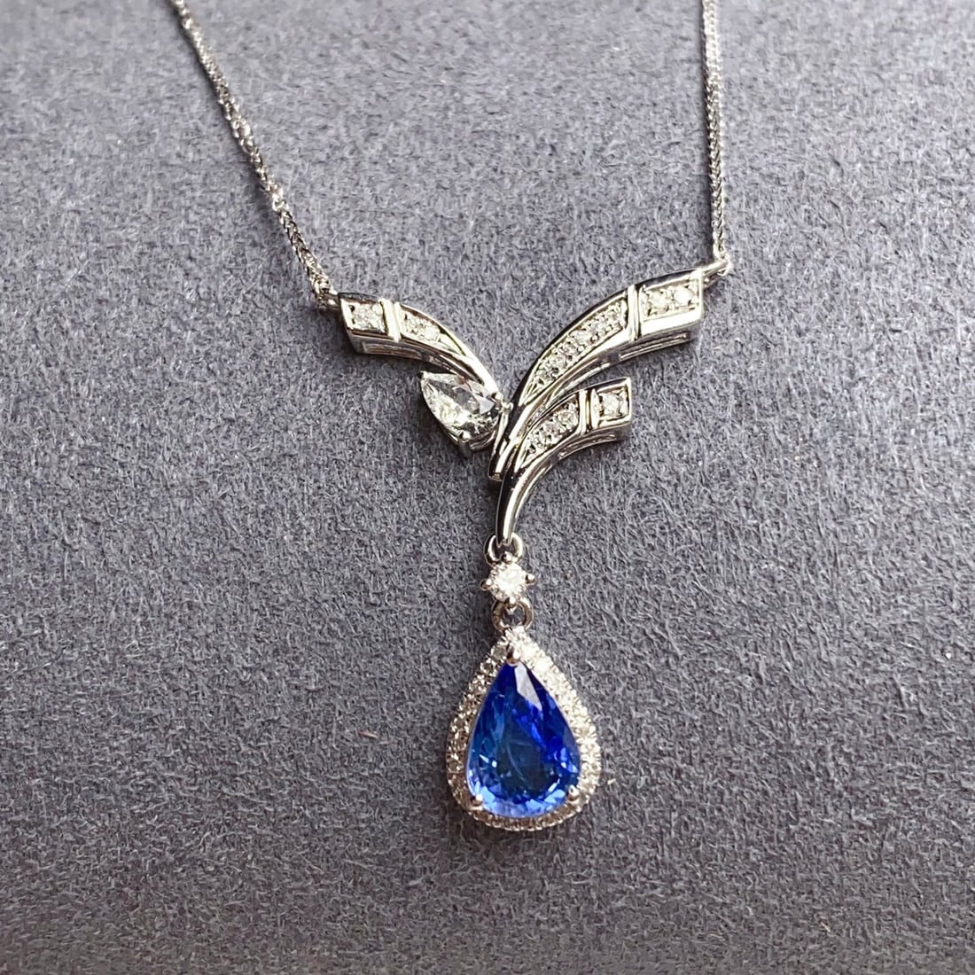 14k Gold 1.00 Ct Natural Sapphire & Diamond & Sapphire Necklace - 2
