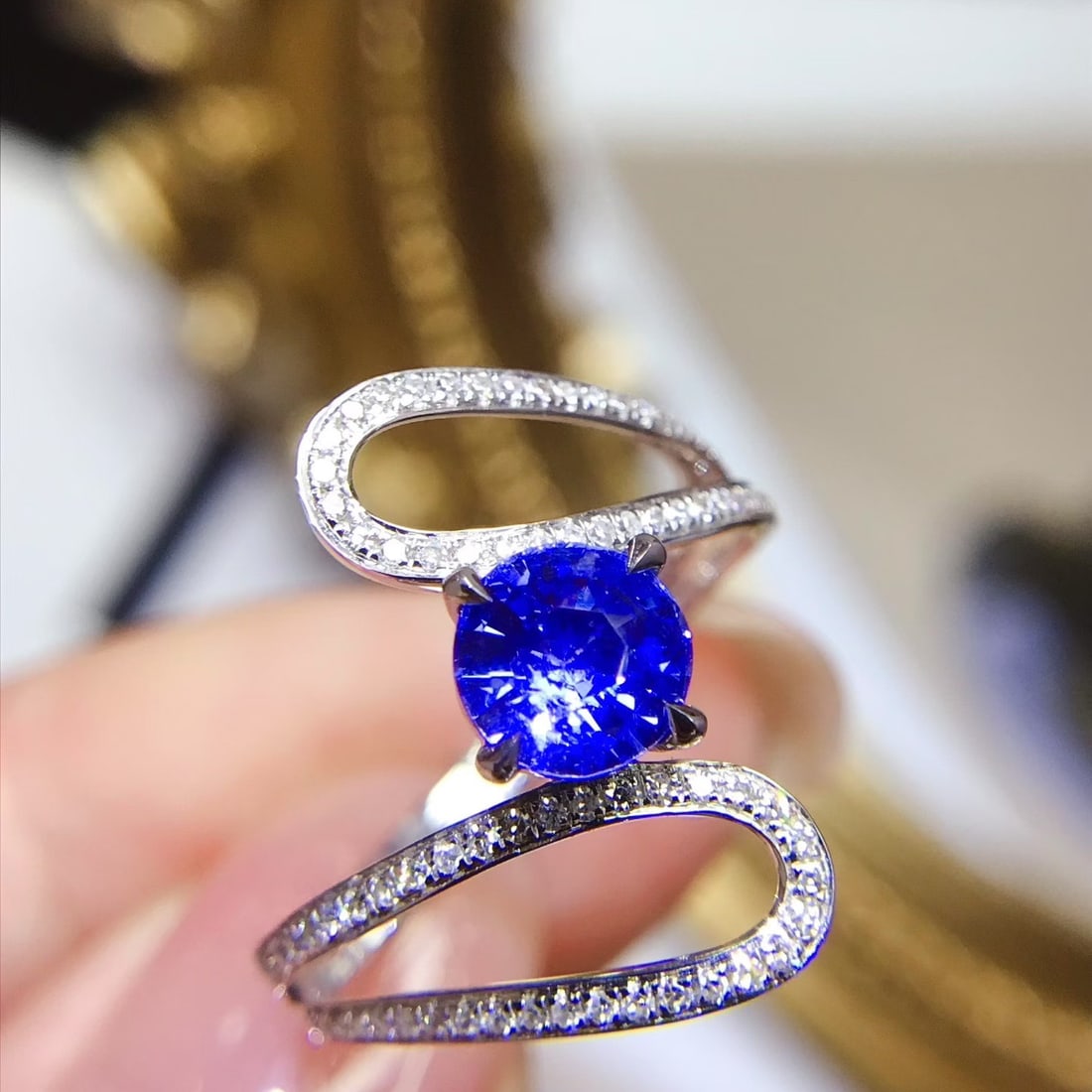 14k Gold 1.15 Ctw Vivid Blue Natural Sapphire & Diamond Ring - 2