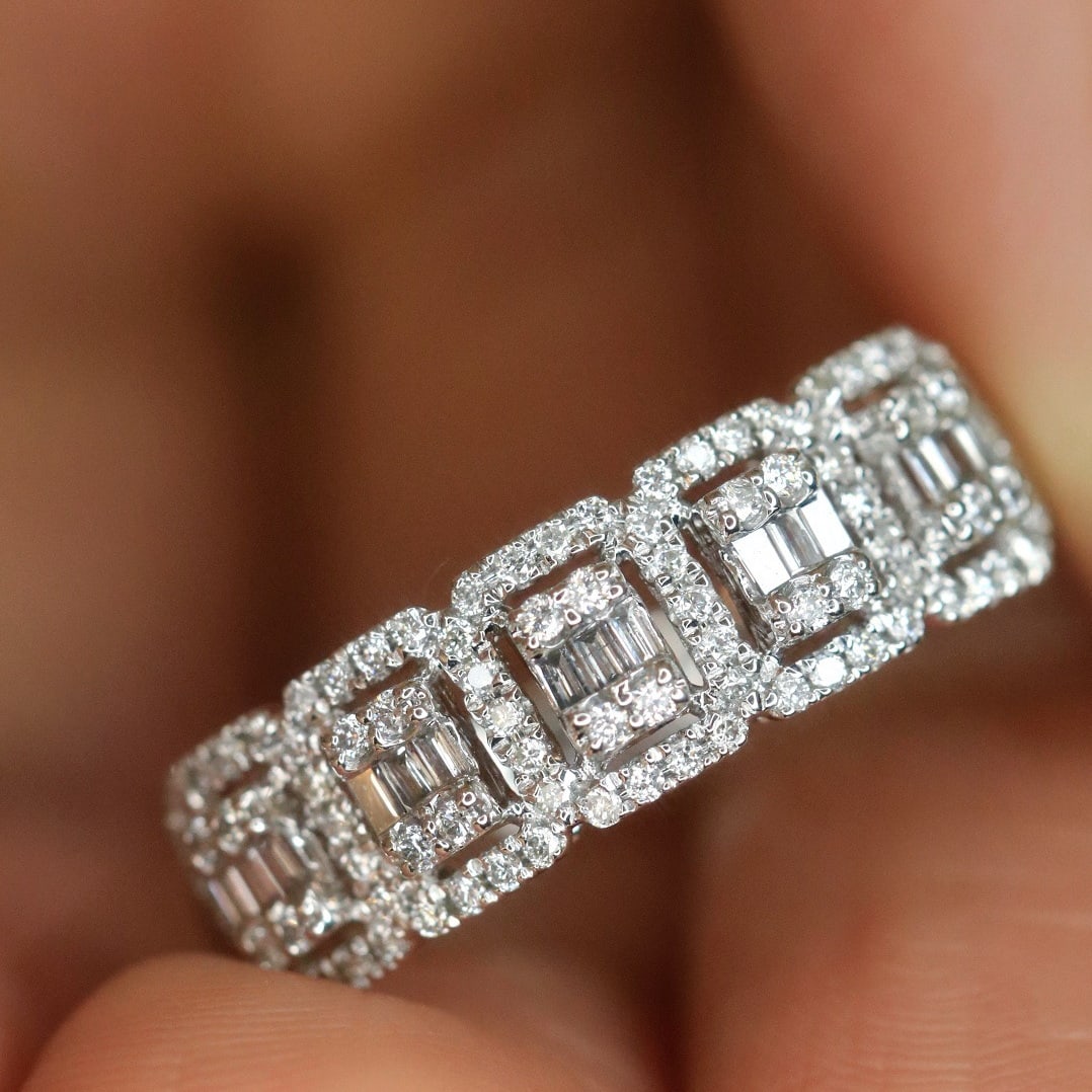 14k Gold 0.32 Ct Natural H Diamond Ring: Ref:231112261 // gold content:14k gold // ring size:7. 25us // // main gemstone:diamond // shape:multiple // carat weight:0. 32ct // clarity grade:vs-si // color:h // treatment:natural // Condition: