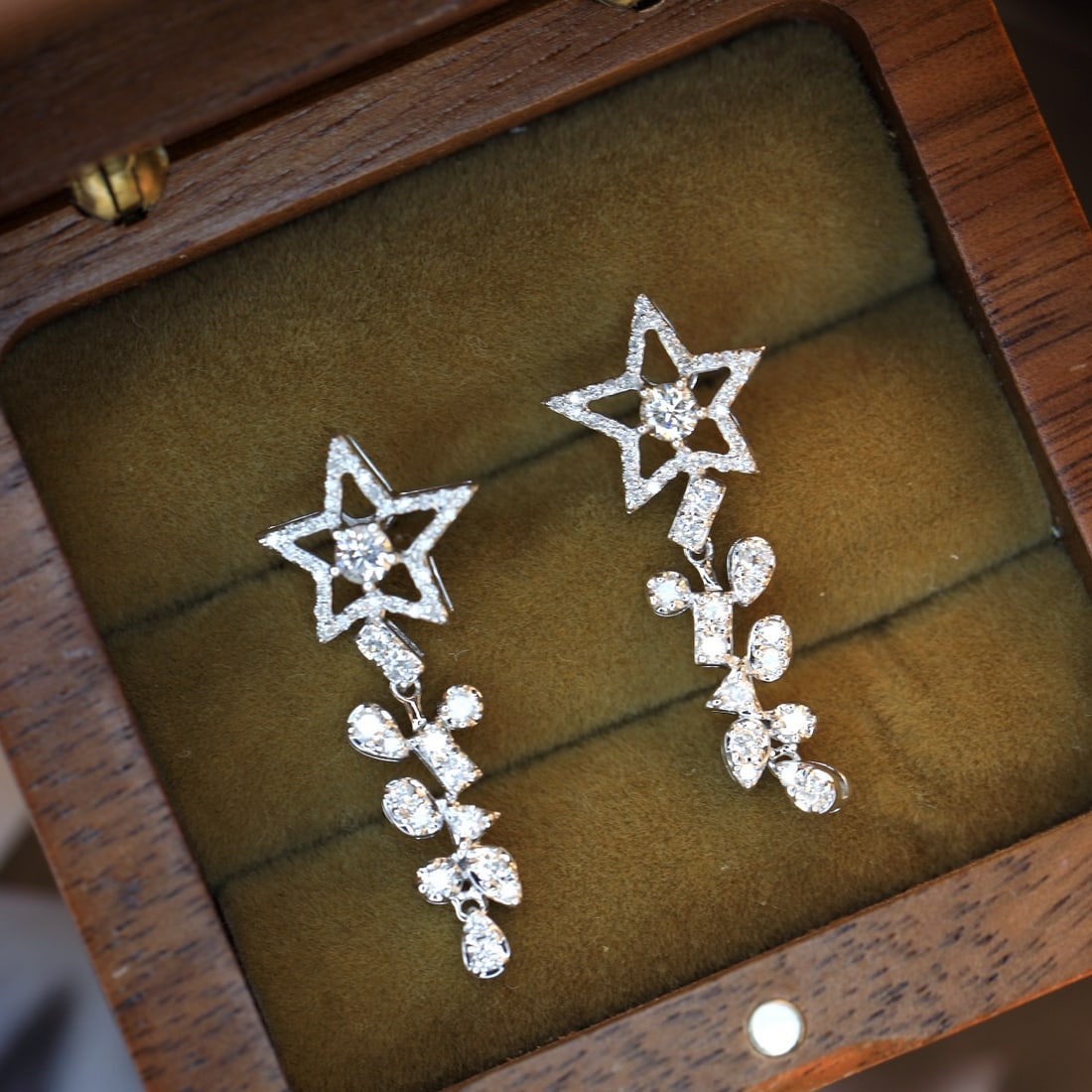 14k Gold 0.84 Ct Natural H Diamond Earrings - 5