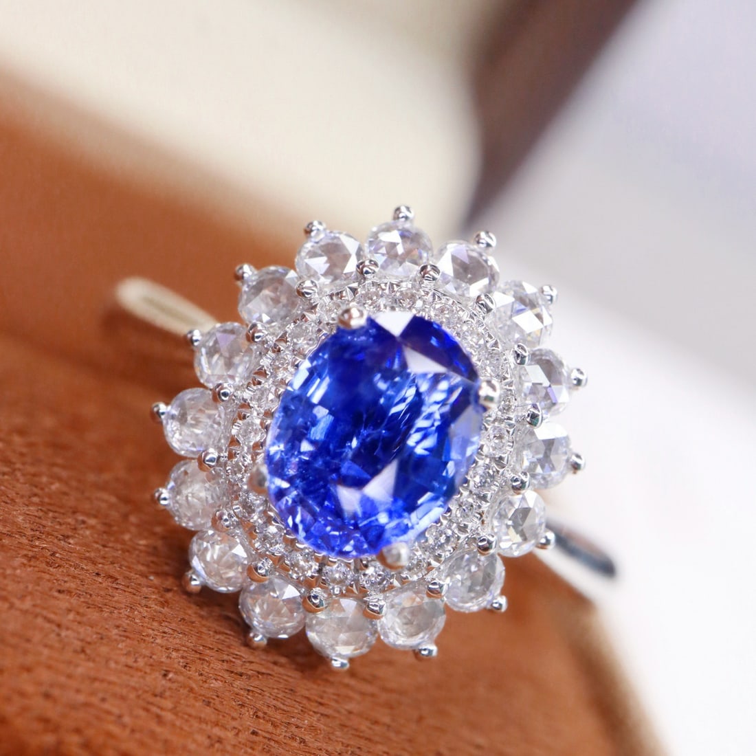 14k Gold 1.06 Ctw Natural Sapphire & Diamond Ring: Ref:231112307 // gold content:14k gold // ring size:7. 25us // // main gemstone:sapphire // shape:oval // carat weight:0. 76ct // color:cornflower blue // treatment:natural // // adjacent gemstone 2