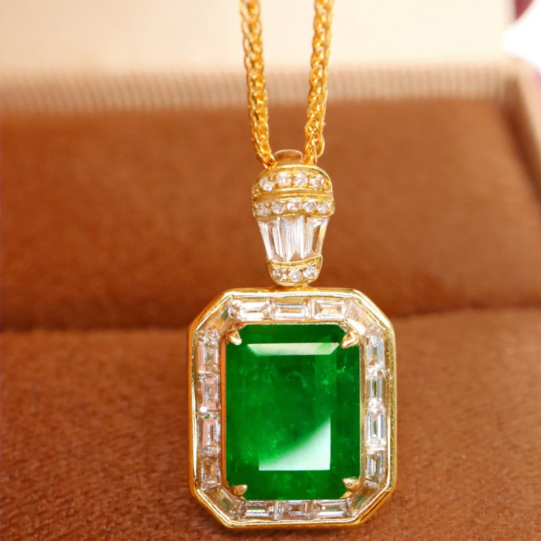 14k Gold 2.76 Ctw Vivid Green Natural Emerald & Diamond Pendant( Without Chain ) - 2
