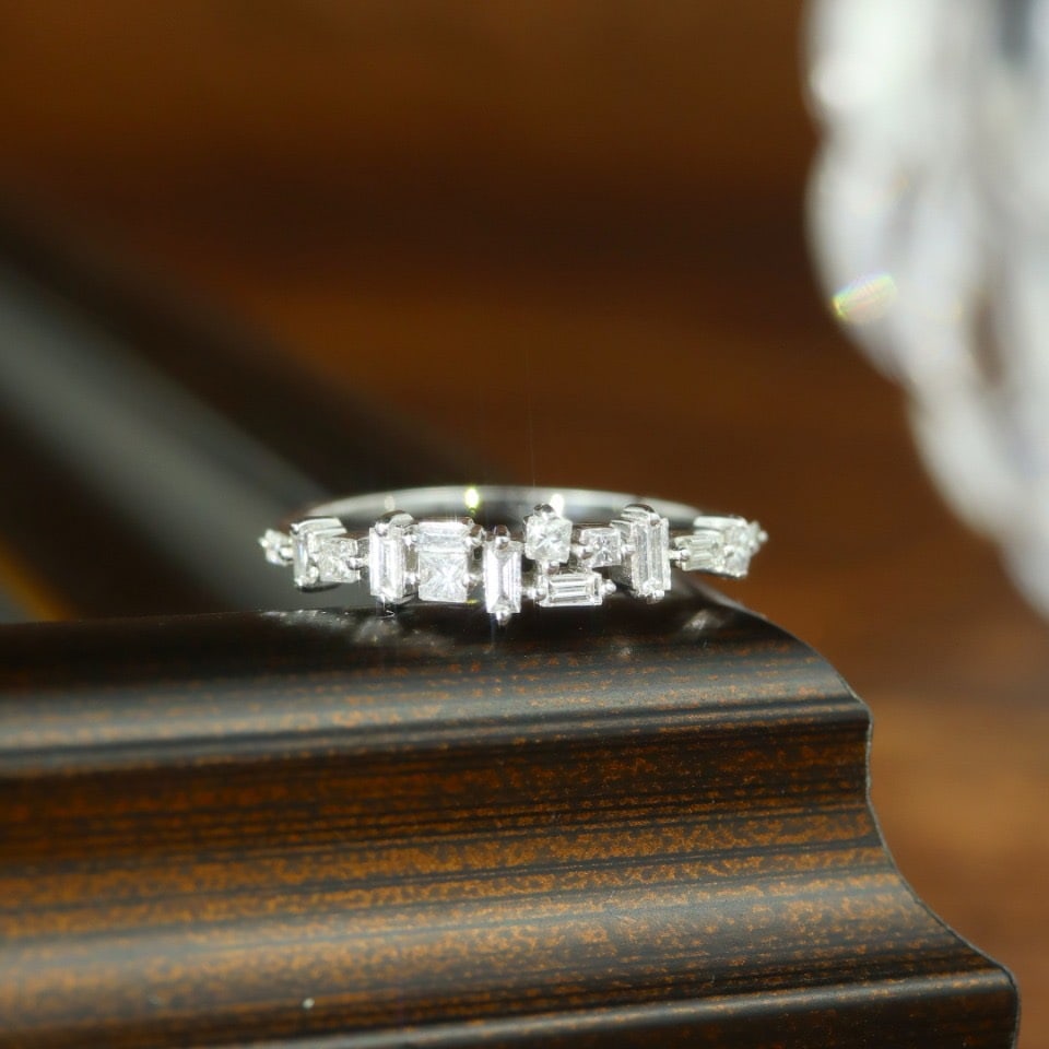 14k Gold 0.40 Ct Natural H Diamond Ring: Ref:231112318 // gold content:14k gold // ring size:7. 25us // // main gemstone:diamond // shape:multiple // carat weight:0. 40ct // clarity grade:vs-si // color:h // treatment:natural // Condition: