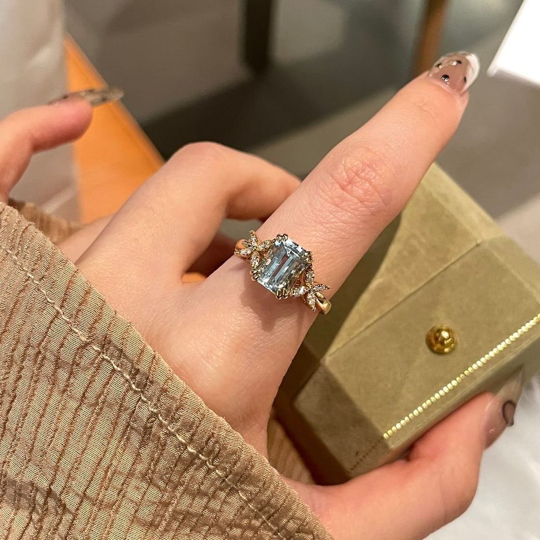 14k Gold 1.5 Ct Natural Aquamarine & Diamond Ring - 6