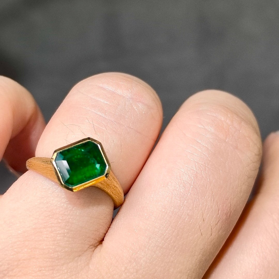 14k Gold 1.59 Ct Vivid Green Natural Emerald Ring - 7