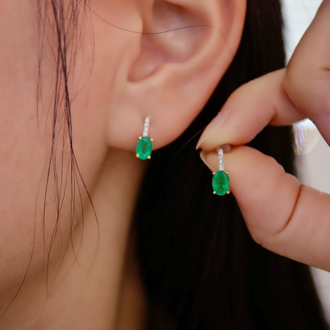 14k Gold 1.02 Ctw Vivid Green Natural Emerald & Diamond Earrings - 4
