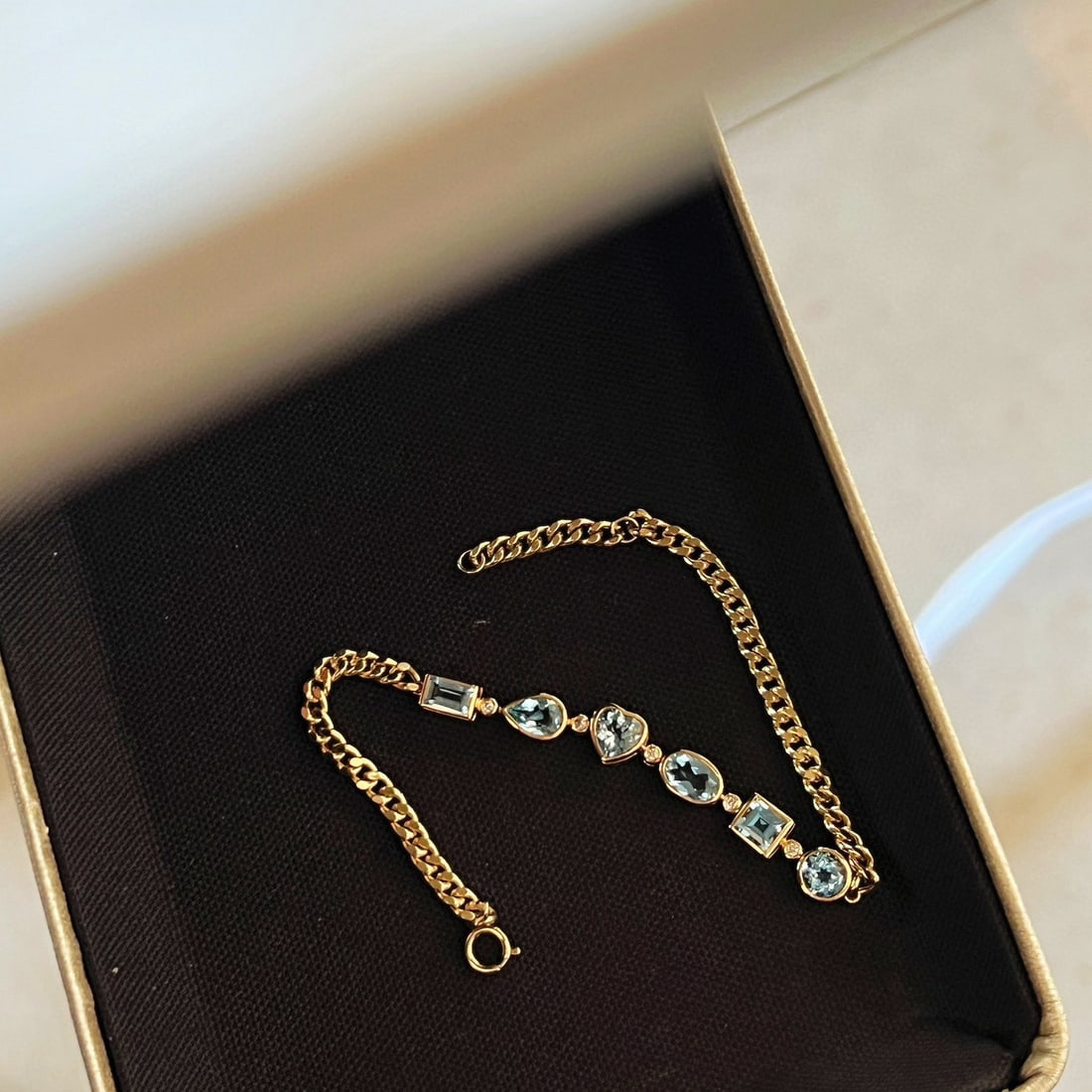 14k Gold 2.7 Ct Natural Aquamarine & Diamond Bracelet - 9
