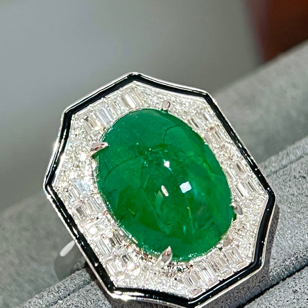 14k Gold 10.44 Ctw Vivid Green Natural Emerald & Diamond Ring: Ref:231112409 // gold content:14k gold // ring size:7. 25us // // main gemstone:emerald // shape:oval // carat weight:9. 78ct // color:vivid green // treatment:natural // // adjacent gemstone 2 :